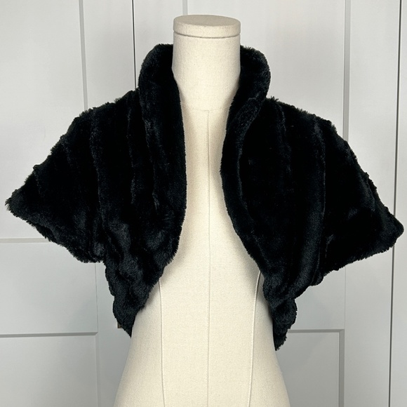 Faux Fur Bolo Shrug - Picture 2 of 7